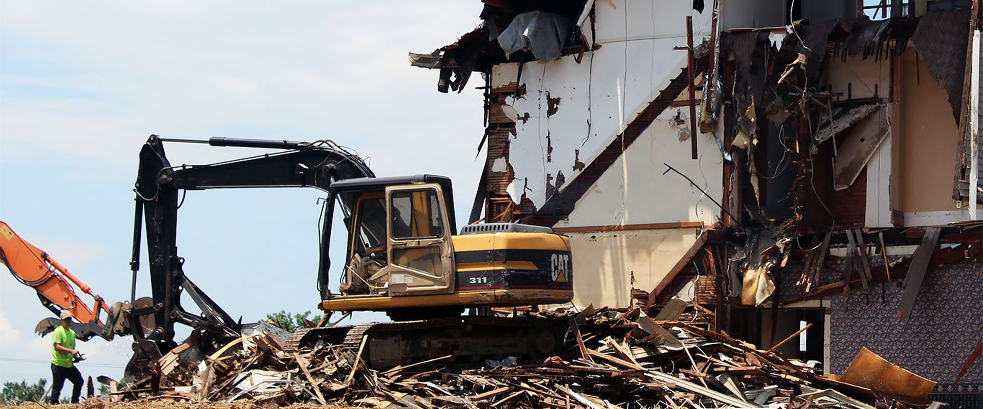 Residential demolition contractor at work in Mumbai