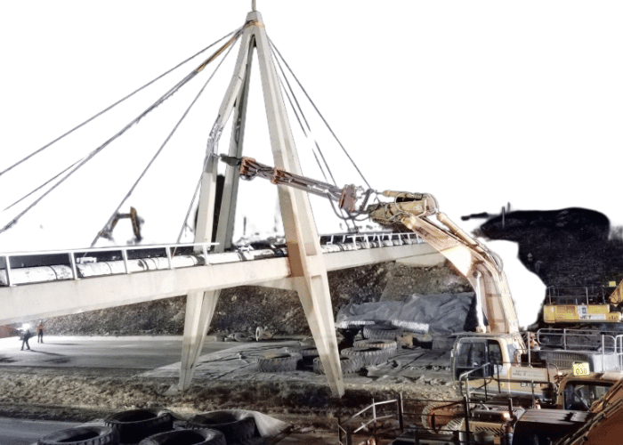 Bridge deck dismantling and structural removal