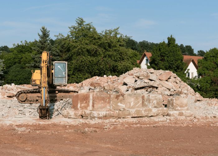 Selective demolition and dismantling of building components
