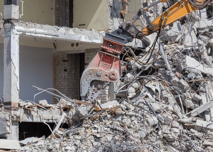 Controlled structural dismantling process
