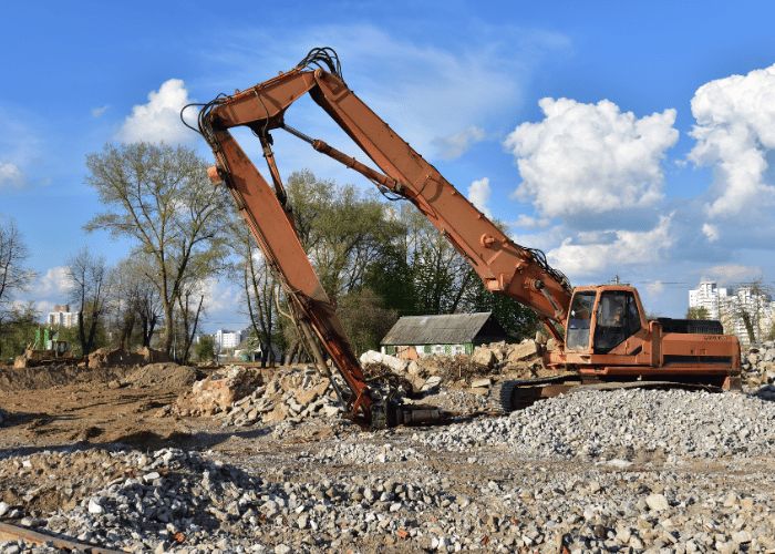 High reach jaw crusher demolition project photo 1