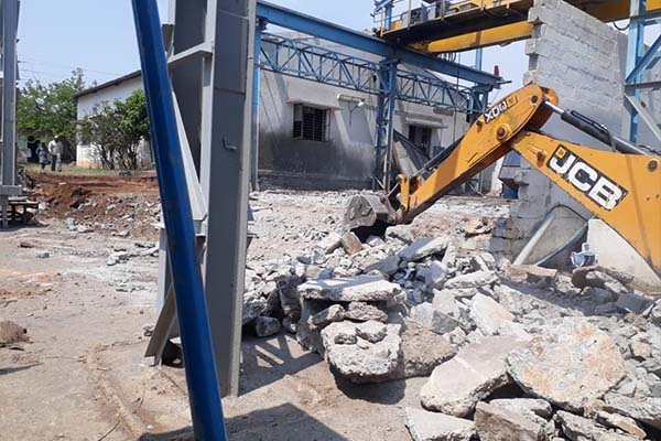 Plant demolition service